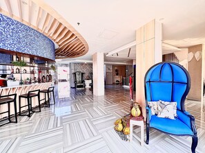 Lobby lounge, ocean views, open daily - Swiss-Belcourt Kupang (Kupang)