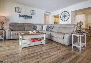 TV - Your Piece of Paradise! Super 2B/2B Beachfront Condo At Island Winds, Heated Pool, Tennis, WiFi (Fort Myers Beach)