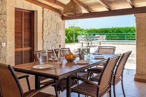 Outdoor dining