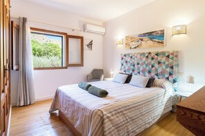 5 bedrooms, iron/ironing board, free WiFi, bed sheets - Finca Can Venzala, La Font,  Walk to town (Pollença)