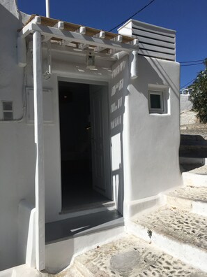 Exterior detail - Mykonos downtown  (Μύκονος)