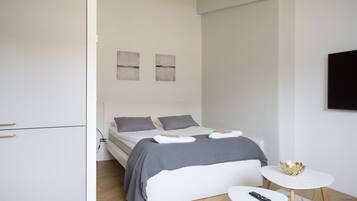 Premium Room | Iron/ironing board, free WiFi, bed sheets