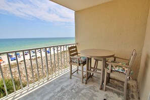 Outdoor dining - Seacrest 401- All That is Missing is You! Book Now! (Gulf Shores)