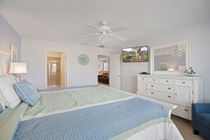 Deluxe Townhome, 5 Bedrooms | Bathroom | Towels - The Majorca at Windsor Westside (Kissimmee)