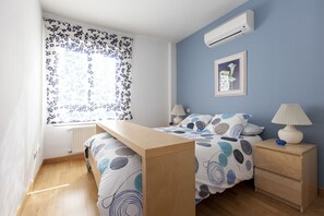 2 soverom, strykejern/-brett, reiseseng for barn og wi-fi