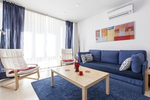 TV, DVD-spiller og stereoanlegg