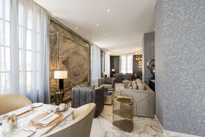 Daily continental breakfast for a fee - Mansard Riyadh, A Radisson Collection Hotel (Riyadh)