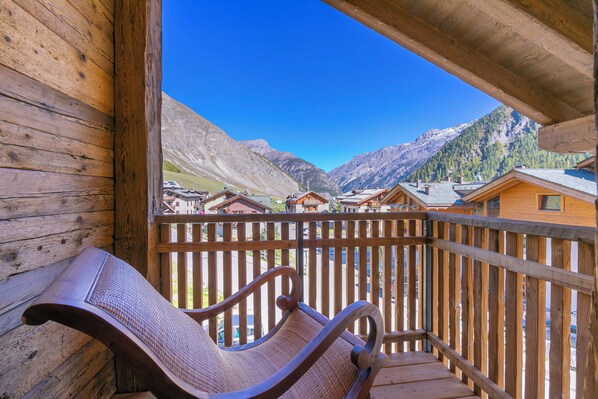 Family Apartment, Multiple Bedrooms, 2 Bathrooms (Lucia) | Balcony