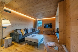 Familienapartment, Mehrere Schlafzimmer, 2 Bäder (Lina) | Wohnbereich