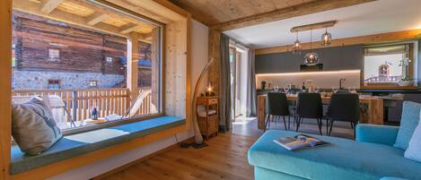 Family Apartment, 2 Bedrooms, 2 Bathrooms (Giulia) | Living room