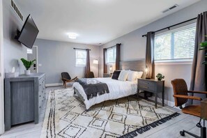 3 dormitorios, escritorio, tabla de planchar con plancha y wifi