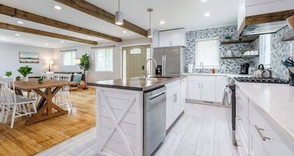 Stunning Three Bedroom Lake Escape