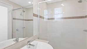 Shower, jetted bath, hair dryer