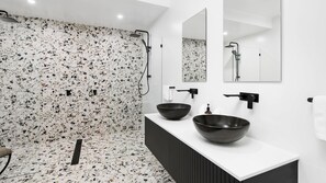 Bathtub