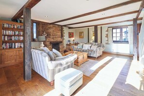 TV, peis og kontorer