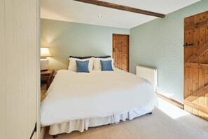 3 habitaciones, tabla de planchar con plancha, cuna de viaje y wifi 