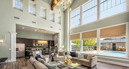 New-home suite home+fireplace+ski+hot tub+21 mi. to SLC