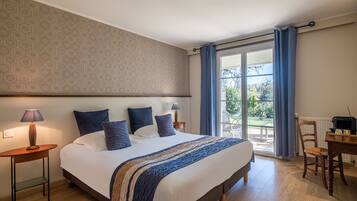 Premium bedding, minibar, individually decorated, individually furnished