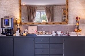 Daily buffet breakfast for a fee - Domaine de l'Echassier, The Originals Relais (Chateaubernard)