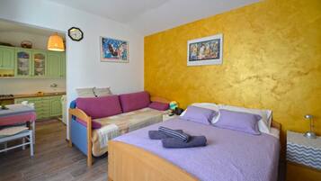 Wifi gratis y ropa de cama