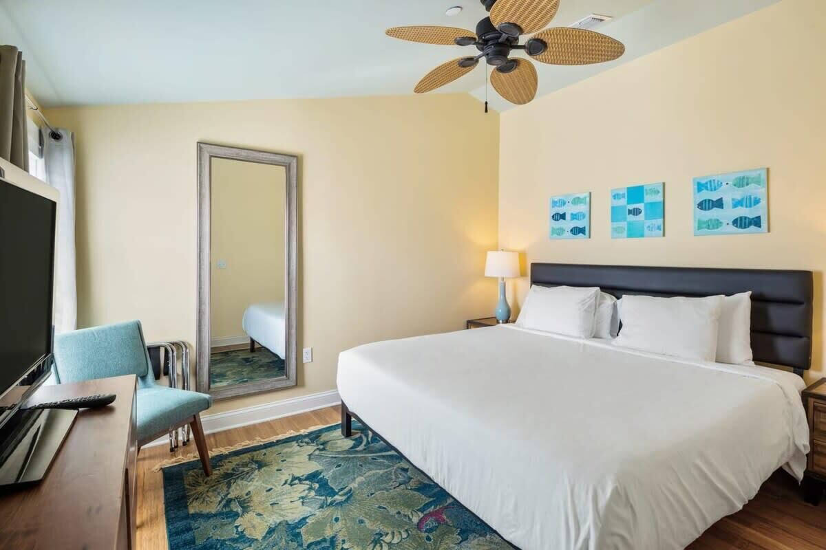 2 bedrooms, iron/ironing board, WiFi, bed sheets
