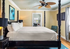 2 bedrooms, iron/ironing board, WiFi, bed sheets - Sky Suite with Balcony Overlooking Duval Street (Key West)