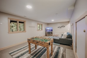 Cabane, 4 chambres | Salle de jeux