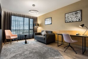 Junior Suite | Premium bedding, minibar, in-room safe, desk