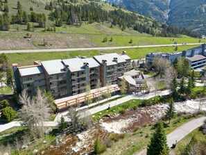 Condo, 2 Bedrooms | Exterior