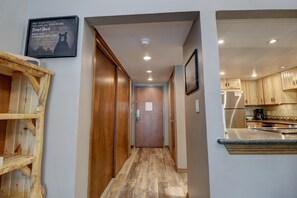 Condo, 2 Bedrooms | Private kitchen | Fridge, oven, coffee/tea maker, toaster