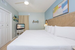 1 slaapkamer, een strijkplank/strijkijzer, gratis wifi, beddengoed