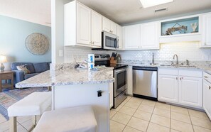 Réfrigérateur, micro-ondes, four, lave-vaisselle