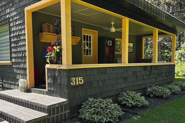 The Farmhouse Cottage