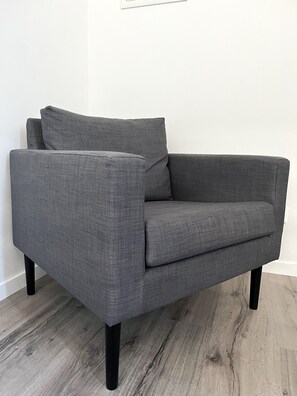 Studio Ville (French Bed 1,40 m x 2 m)