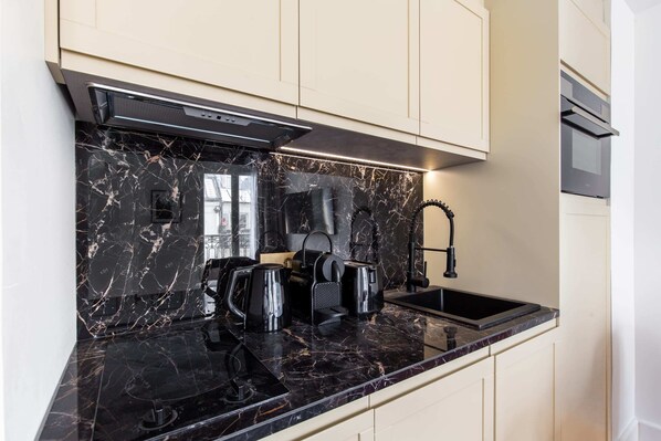 Fridge, microwave, oven, stovetop