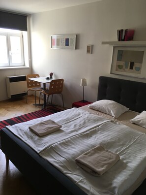 Apartment | 1 bedroom, iron/ironing board, free WiFi, bed sheets