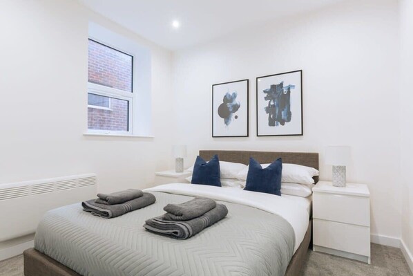 1 makuuhuone, työpöytä, silitysrauta/-lauta, Wi-Fi