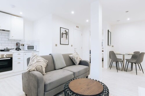 Central Ipswich Modern Budget 1 Bed Aaprtment