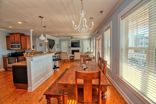 Oceanview and waterway view townhome, elevator, pool!