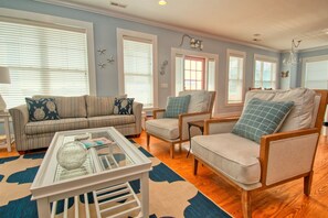 スマートテレビ、暖炉、書庫