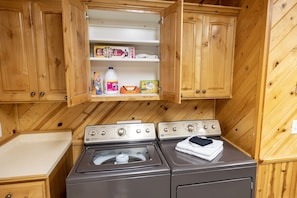 Interior - The Outback: w/Hot tub+Tennis (Mount Pleasant)