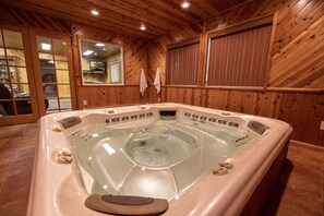 Interior - The Outback: w/Hot tub+Tennis (Mount Pleasant)