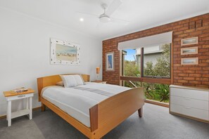 3 bedrooms, bed sheets