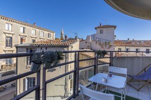Outdoor dining - Terrasse en ville - Première conciergerie (Montpellier)