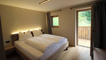 4 bedrooms, free WiFi, bed sheets
