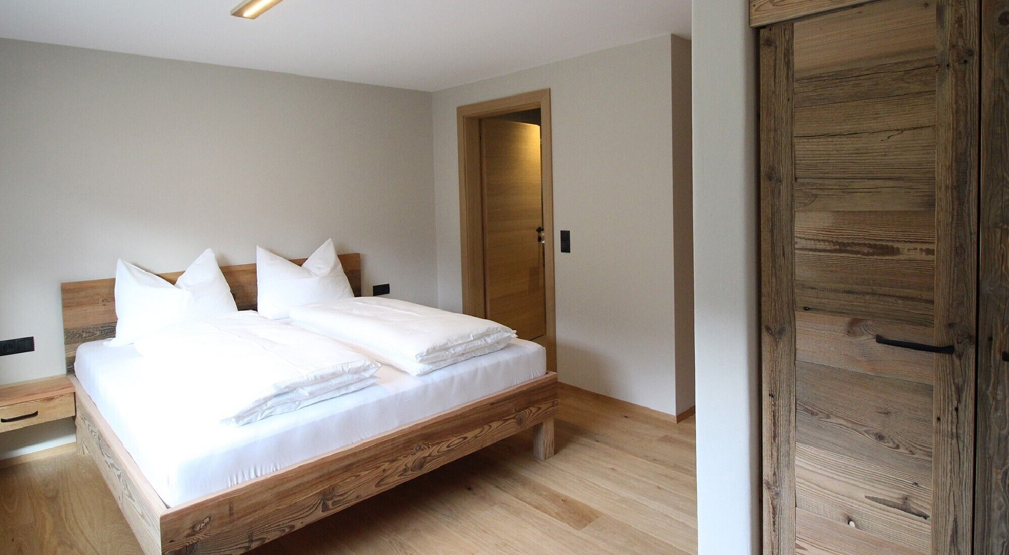 4 Schlafzimmer, kostenloses WLAN, Bettwäsche