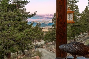 A view of a mountainous landscape with pine trees and a clear sky. - Game Room & Panoramic Valley Views - Pool, Ping Pong, Pet-Friendly (Fairplay)