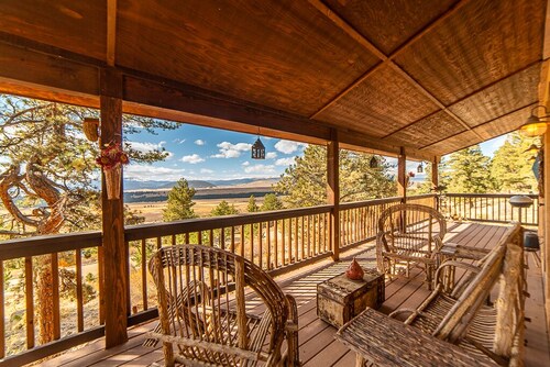 Special Pricing! Stunning Panoramic Views, Game Room, Wi-Fi & Pet Friendly - Red Hill House