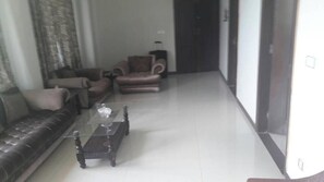 32-inch LED TV with cable channels, TV