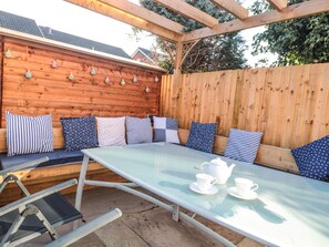 Cottage | Balcony - Sandy Toes (Christchurch)